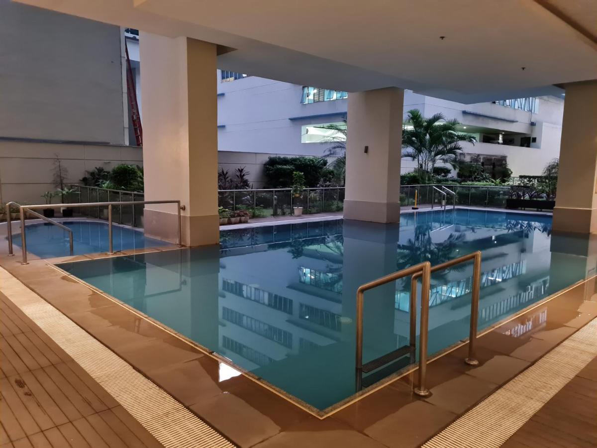 Huge Condo Unit Near Burgos Circle, St Lukes, Shangri-La - P Hamptons T1 Makati City Extérieur photo